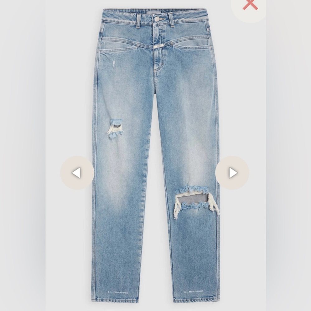 Closed Pedal Pusher Women’s Light Blue Distressed Jeans